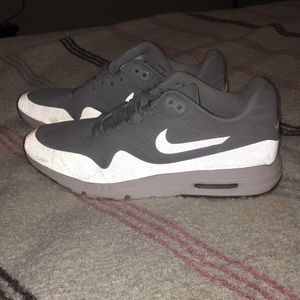 Nike Air Max 8.5
